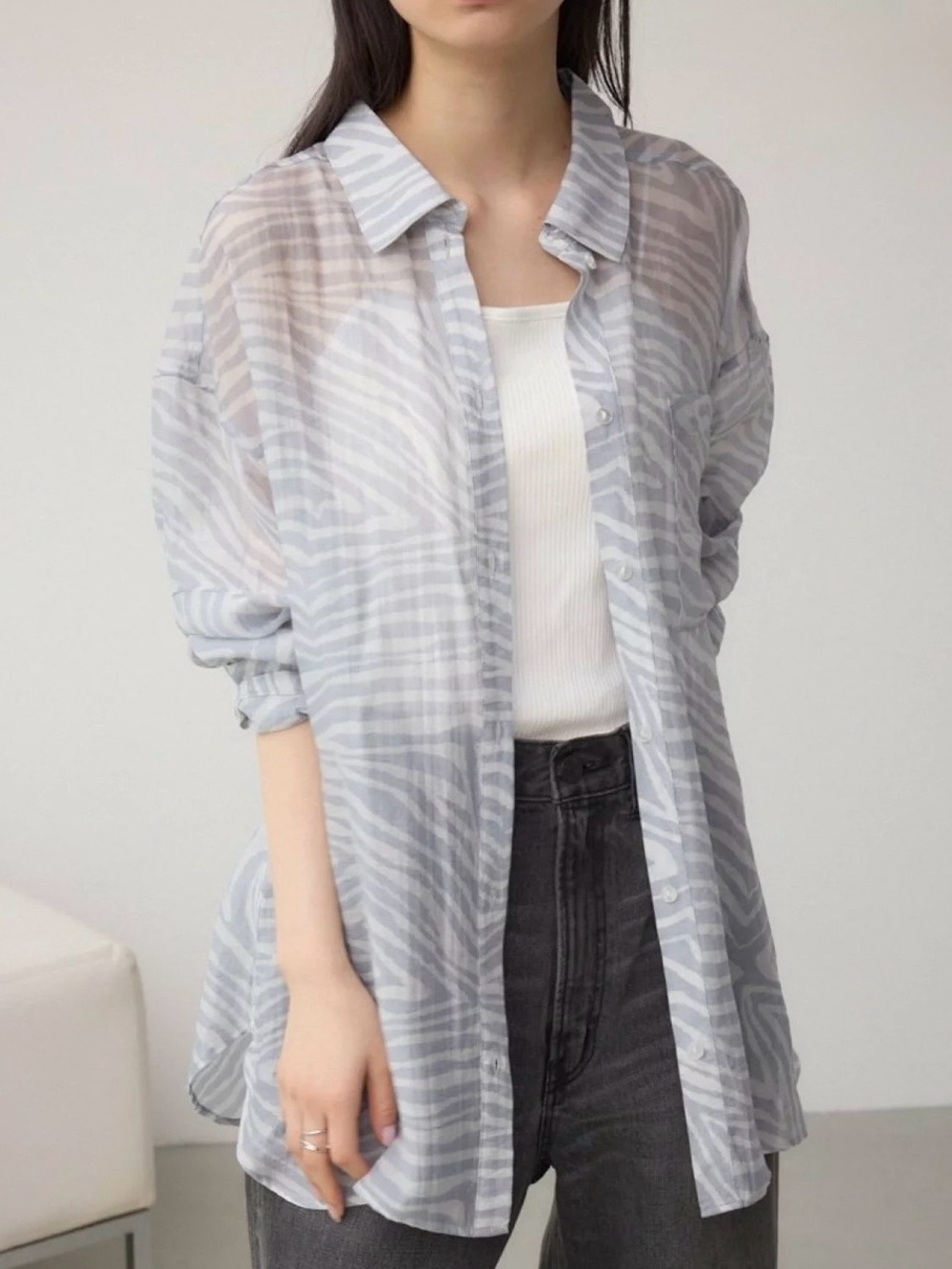 Azul by Moussy  Light Gray Zebra Print Sheer Button-Up Shirt, L 🦋